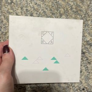 Like new condition palate